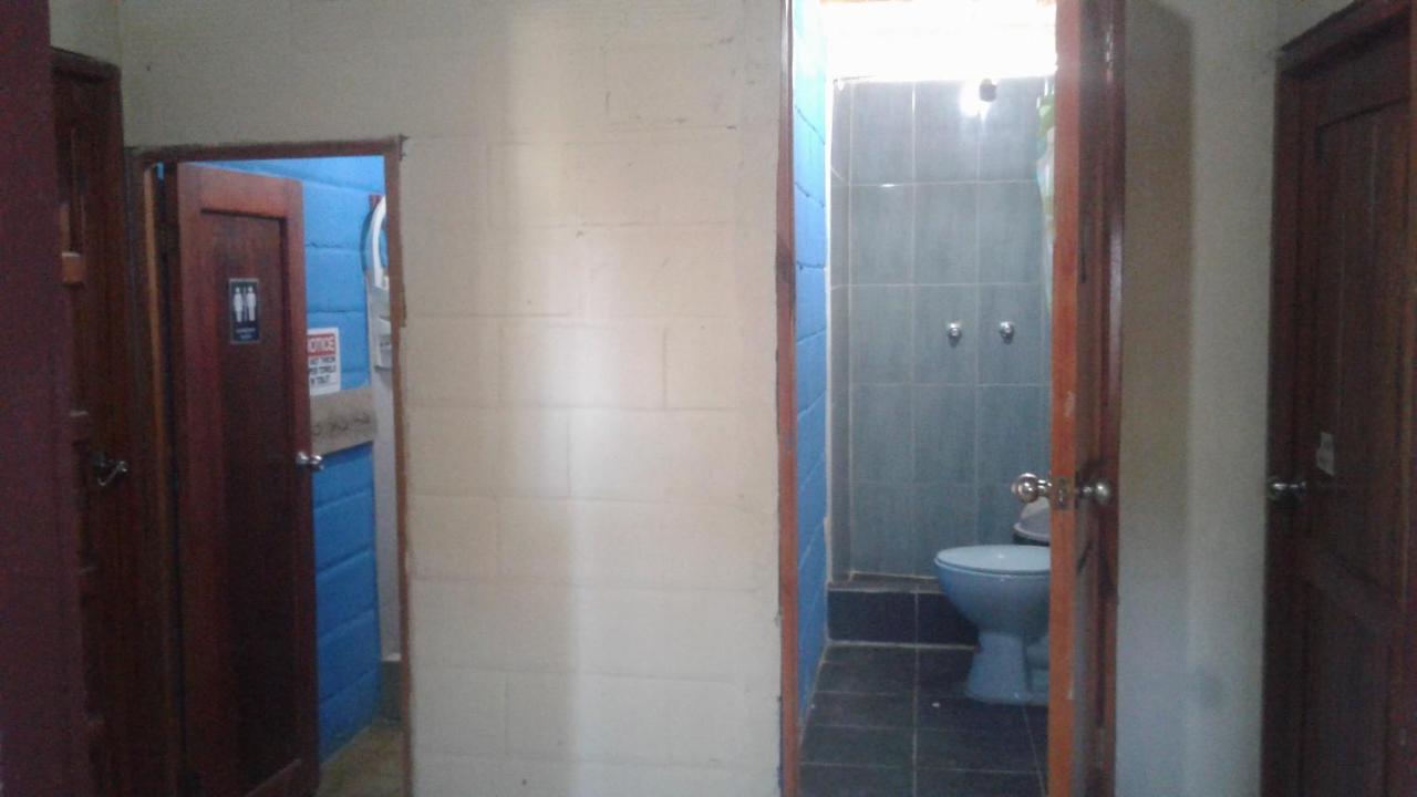 My Little House Surf&Backpacker Hostel 몬따니따 외부 사진