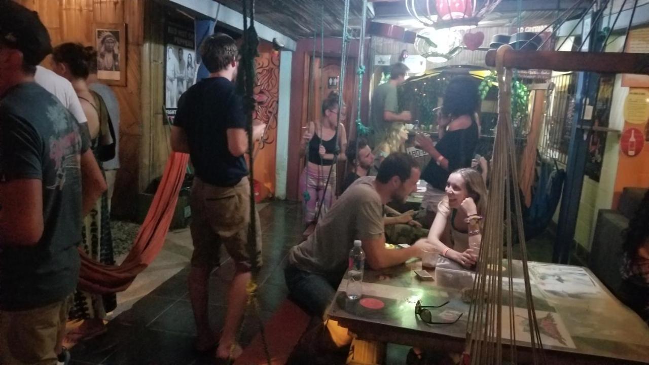 My Little House Surf&Backpacker Hostel 몬따니따 외부 사진